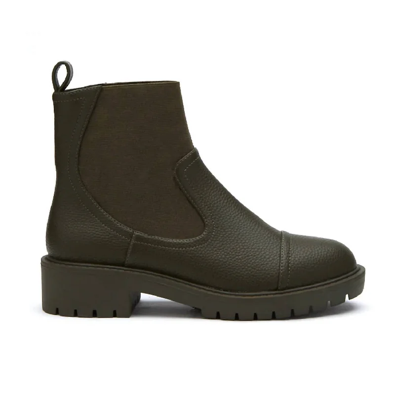 Indie Chelsea Boot In Black