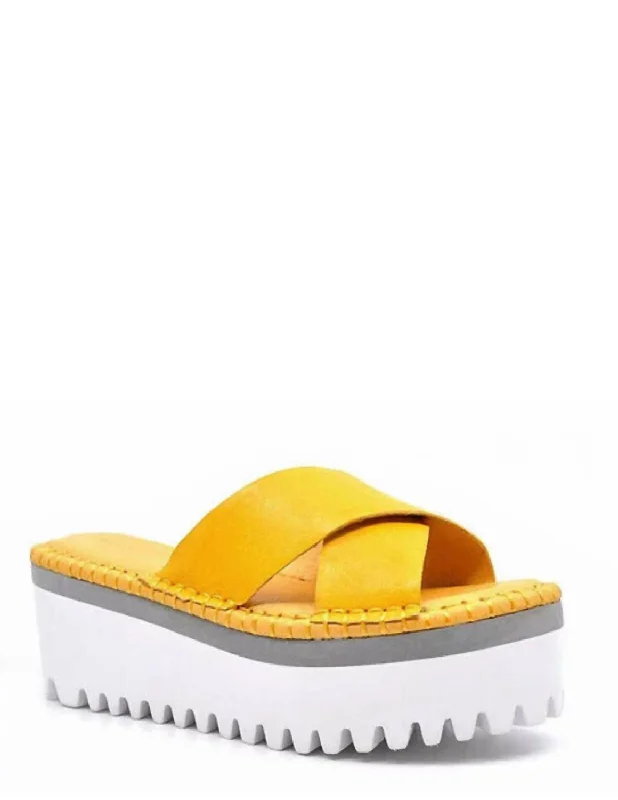 Madison Sandals In Yellow Leather